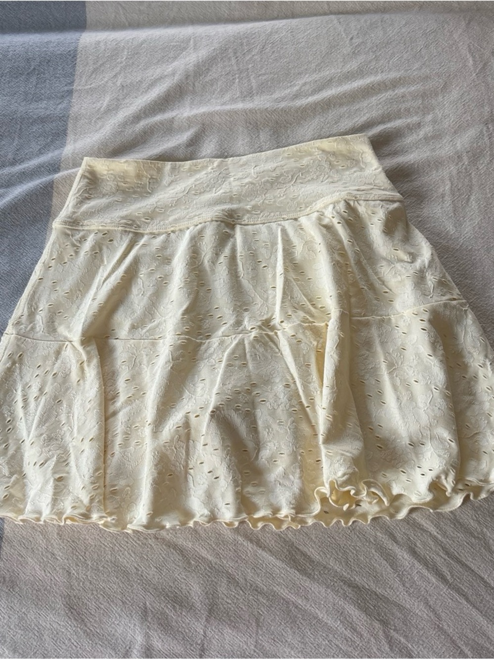 Aerie Eyelet Tiered Cream Skort - Lightweight Summer Style